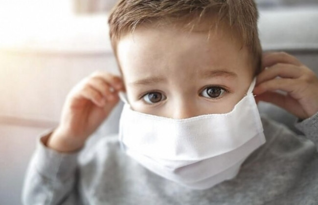 Врач объяснил опасность штамма «Омикрон» для детей