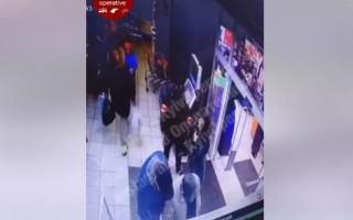 В киевском супермаркете охранник помог вору ограбить покупателя