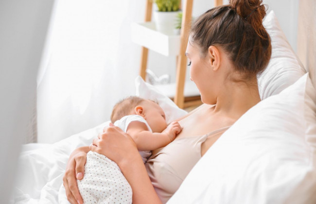 Стало известно, как матери могут защитить своих младенцев от COVID-19