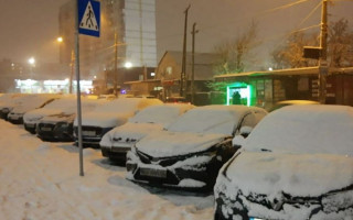 Заблокировали пешеходный переход: киевлян возмутили «герои парковки»