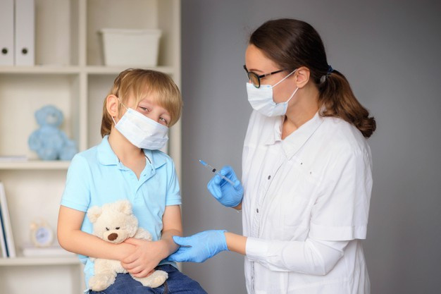 COVID-вакцинация: в Украине планируют прививать детей от 5 лет