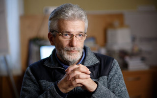 Попросили цигарку: у Києві побили і пограбували журналіста Андрія Куликова