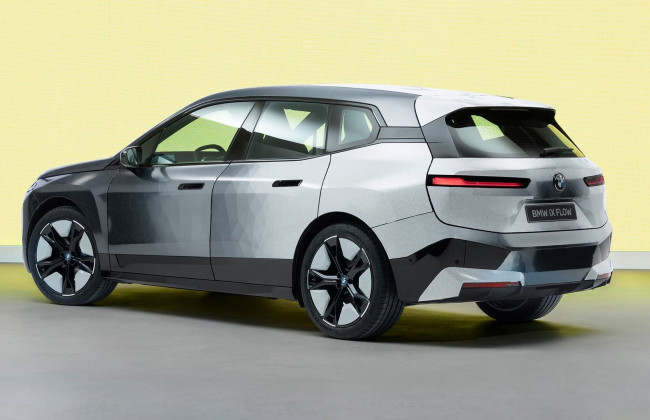 BMW представляет автомобиль, меняющий цвет с помощью приложения