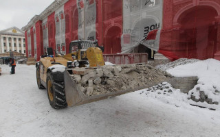 Міністр Ткаченко показав, як іде відновлення зруйнованого Гостиного двору, фото