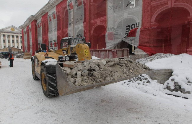 Міністр Ткаченко показав, як іде відновлення зруйнованого Гостиного двору, фото
