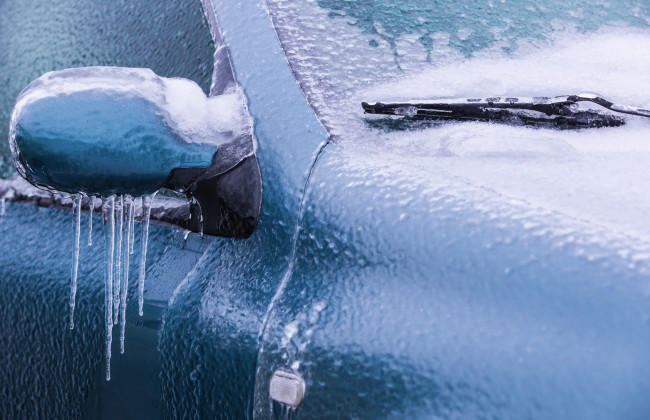 Как правильно очистить машину ото льда: что говорят эксперты