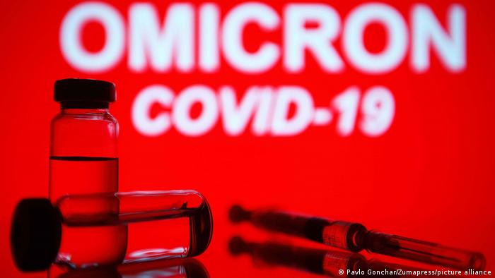 На «Омікрон» хворіють молодші: у МОЗ розказали, що відомо про новий штам коронавірусу