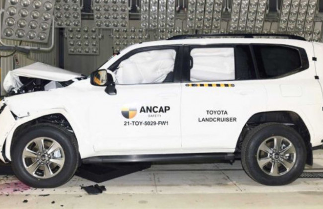 Жестоко «избили»: Toyota Land Cruiser 300 прошел первые краш-тесты, видео