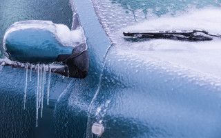 Как правильно очистить машину ото льда: что говорят эксперты