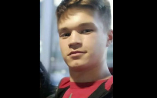 В Киеве несколько дней ищут парня с темными волосами, фото