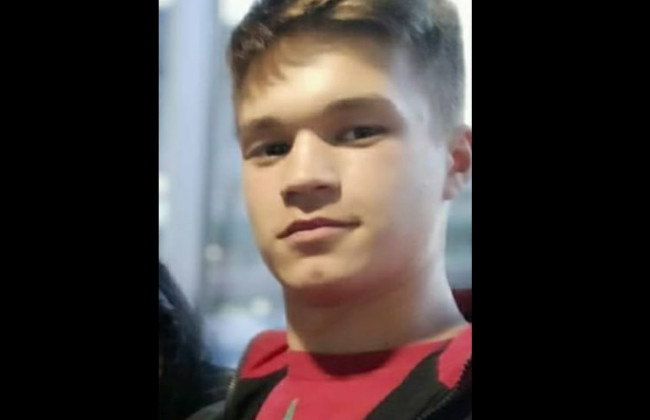 В Киеве несколько дней ищут парня с темными волосами, фото