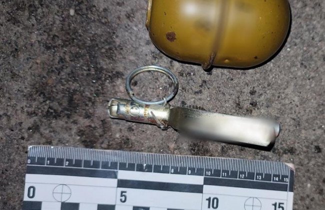 Киевлянин гулял с гранатой в кармане