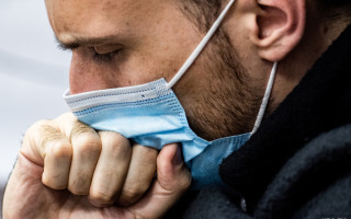 Может поразить одновременно 100 человек: назвали опасную особенность «Омикрона»