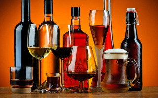 В податковій розказали про зміни ставок акцизного податку на алкогольні напої: деталі