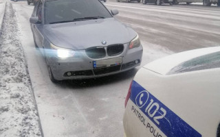 Копы остановили водителя за нарушение ПДД, а обнаружили авто, находившееся в розыске