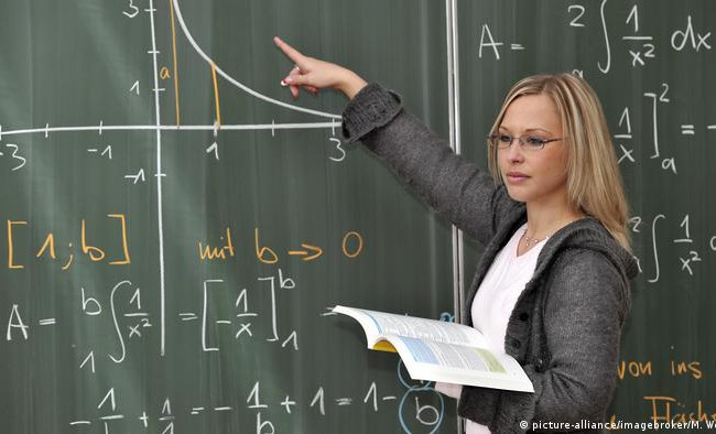 В Україні пропонують для вчителів встановити зарплату понад 19 тисяч грн