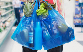 Пакеты в супермаркетах резко подорожают совсем скоро: сколько будем платить