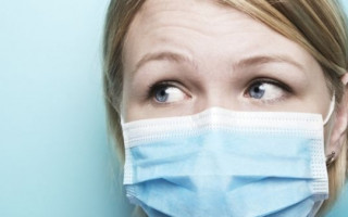 Назвали необычный симптом COVID, который проявляется только у привитых