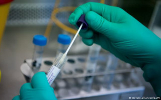 Ученые рассказали, для кого наиболее опасен штамм «Омикрон»