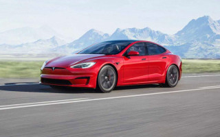 Назвали электрокары с наибольшим запасом хода