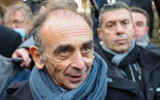 Кандидату в президенты Франции выписали штраф за расистские высказывания