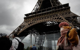 Теста теперь недостаточно: во Франции усилили ограничения для невакцинированных