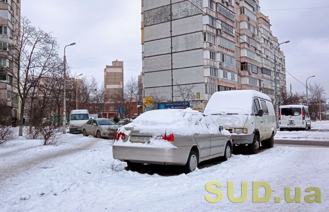 Нужно ли очищать автомобиль от снега, если он долго не ездит