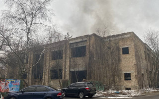 В Киеве на Виноградаре вспыхнул пожар