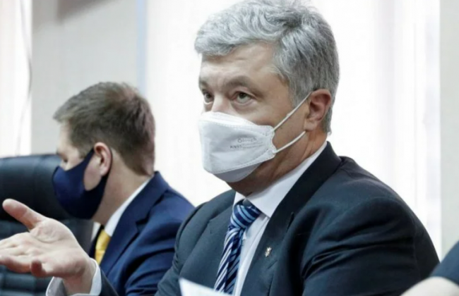 Суд избирает меру пресечения Порошенко: прокуроры озвучили суду свои требования