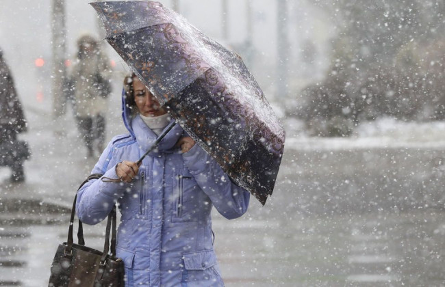 Непогода в Украине: обесточены почти 350 населенных пунктов