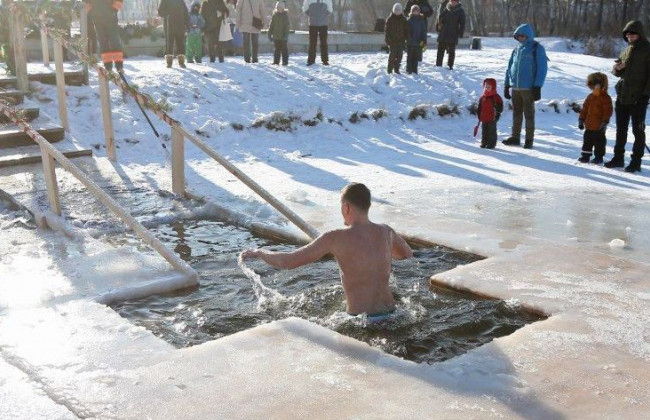 В Днепре и Херсоне перекроют центральные улицы из-за крестного хода на Крещение