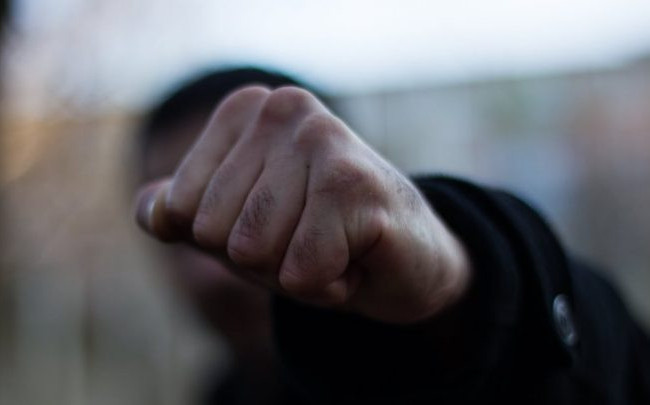 В Киеве мужчины подрались у проруби прямо под молитву священника