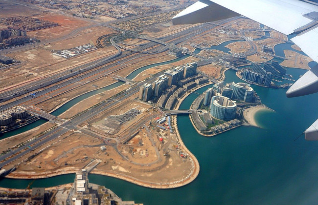Абу-Даби изменил правила въезда и выезда: подробности