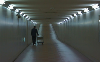 Киевляне обеспокоены: на Героев Днепра разрушается подземный переход