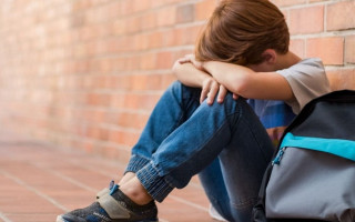 Под Киевом учительница ударила ребенка головой об парту