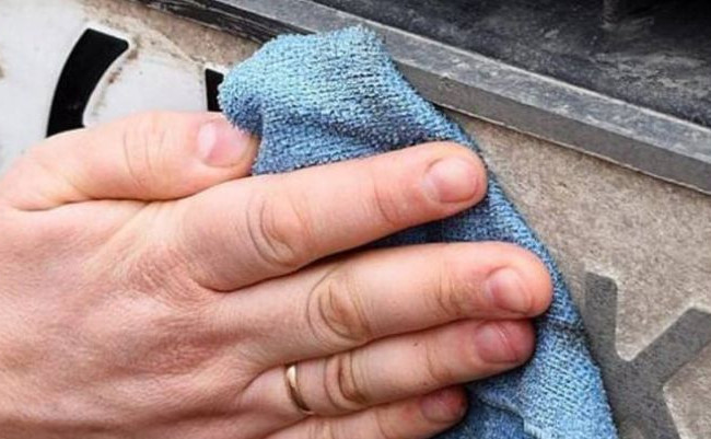 Водителям напомнили о штрафе за грязный или закрытый номерной знак