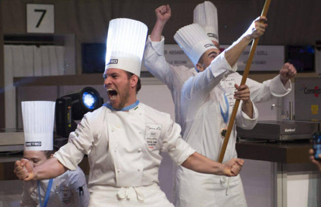 В школе Киева повара подрались с уборщицей из-за котлет