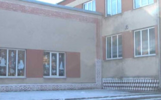 В Винницкой области директор ударил ученика по голове, потому что тот перешептывался во время урока