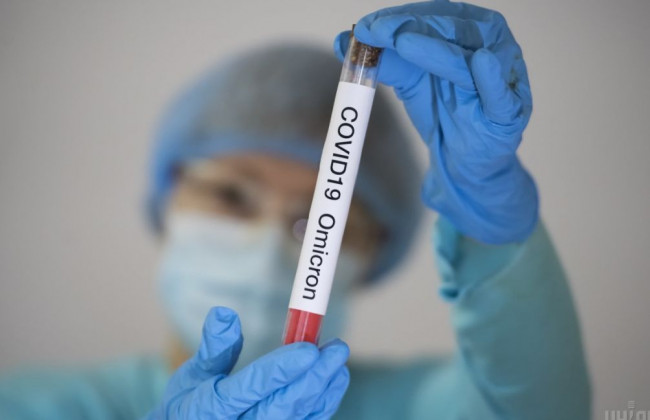 Назвали три опасных симптома штамма «Омикрон»