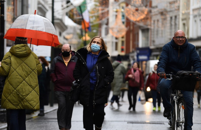 Без COVID-пропусков, но в масках: Ирландия отменяет большую часть ограничений