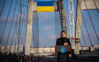 Зеленский открыл вантовый мост в Запорожье