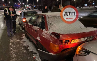 В Киеве произошло масштабное ДТП: появились фото