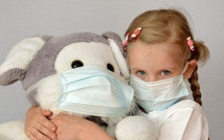 Пандемия COVID-19: в каких случаях дети должны носить маски
