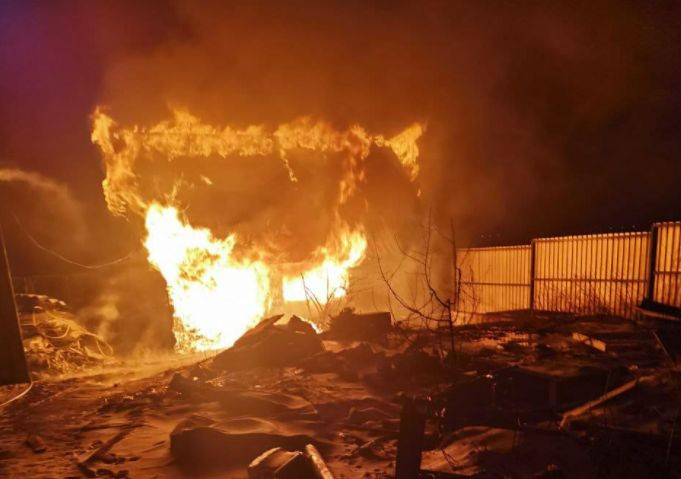 Не успели спасти: под Киевом в горящей бане погиб годовалый ребенок