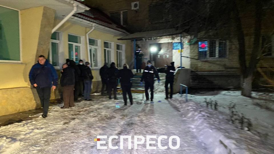 В Киеве на входе в больницу застрелился мужчина