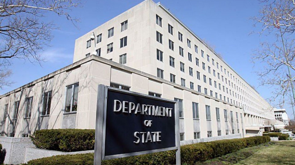 Госдеп разрешил выезд госслужащих США и обязал выехать членов их семей из посольства в Киеве