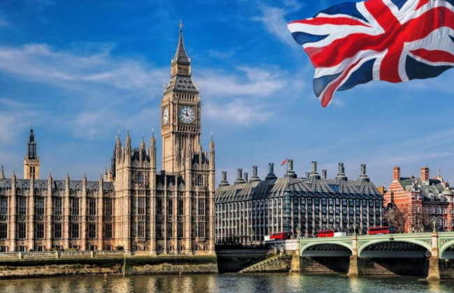 Великобритания отменяет карантин для прибывающих в страну: что нужно знать