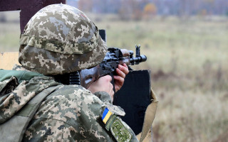 Германия передаст Украине 5 тысяч военных касок