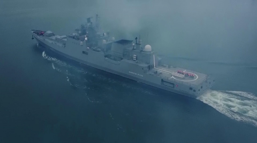 В Черном море более 20 российских кораблей вышли на учения, видео