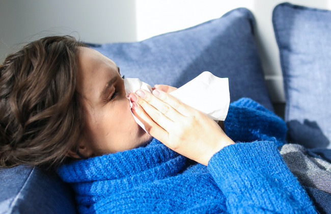 Врач рассказал, сколько дней болеют COVID-19 привитые люди